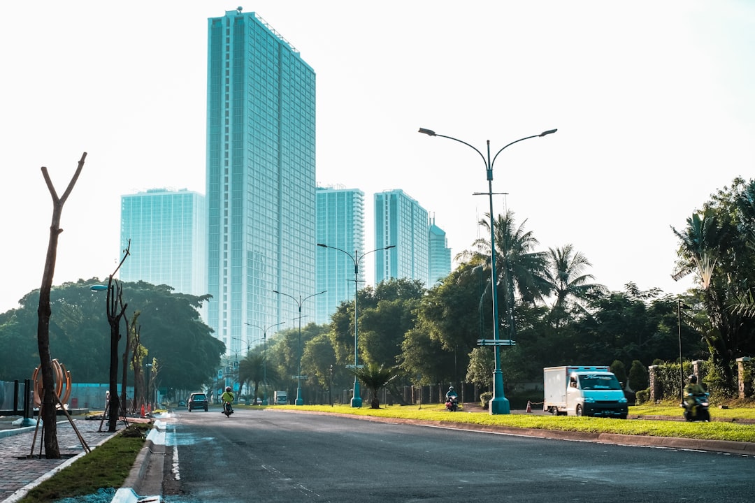 Ibukota Indonesia: IKN atau Jakarta?