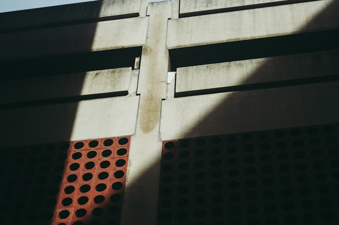 Mengenal Lebih Dalam Slot Dana DV188: Peluang dan Strategi